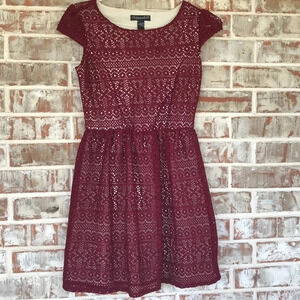 Socialite Maroon Lace Lined Cap Sleeved Dress
